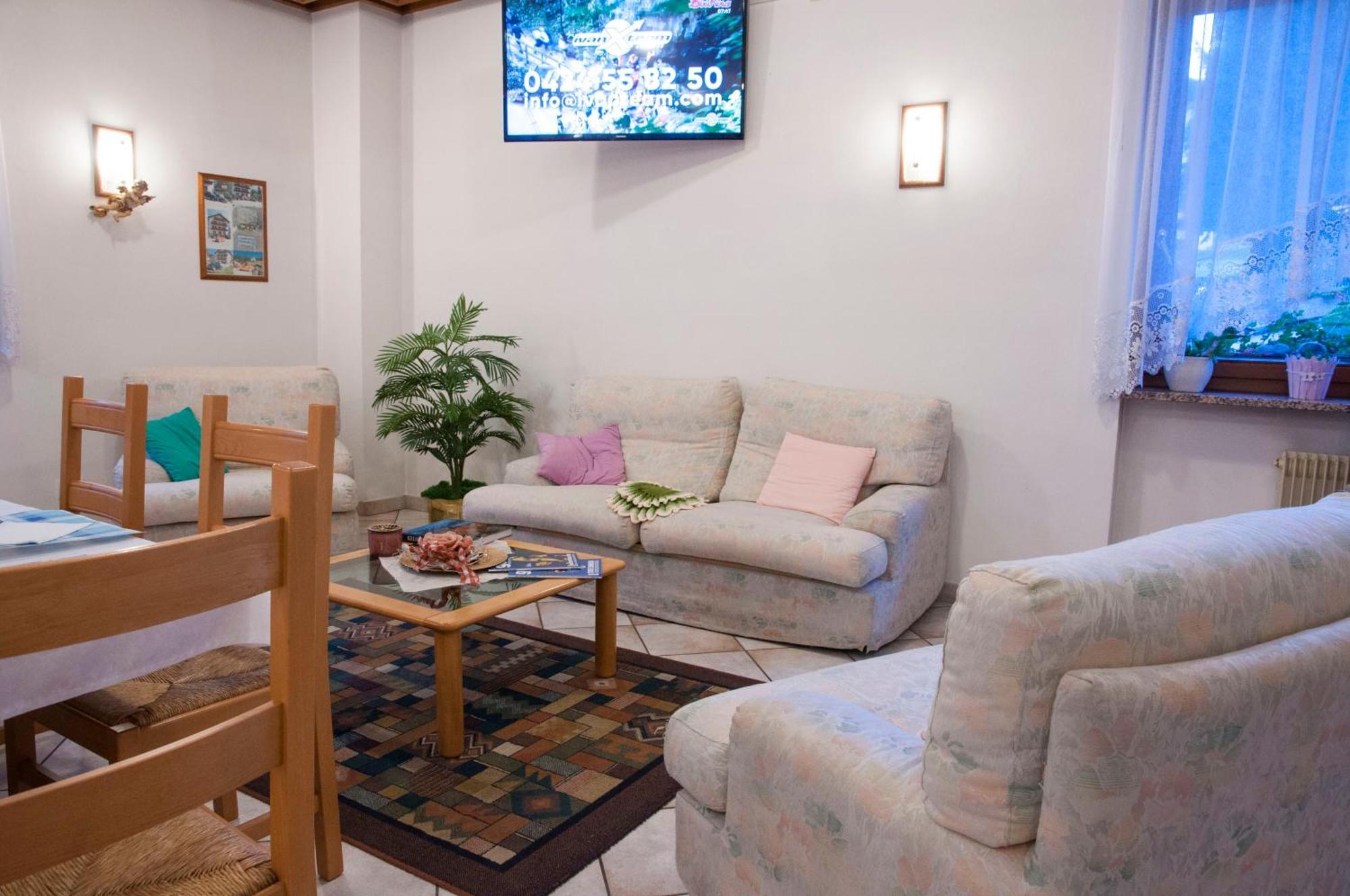 Garni Mariolina Bed & Breakfast Falcade Luaran gambar