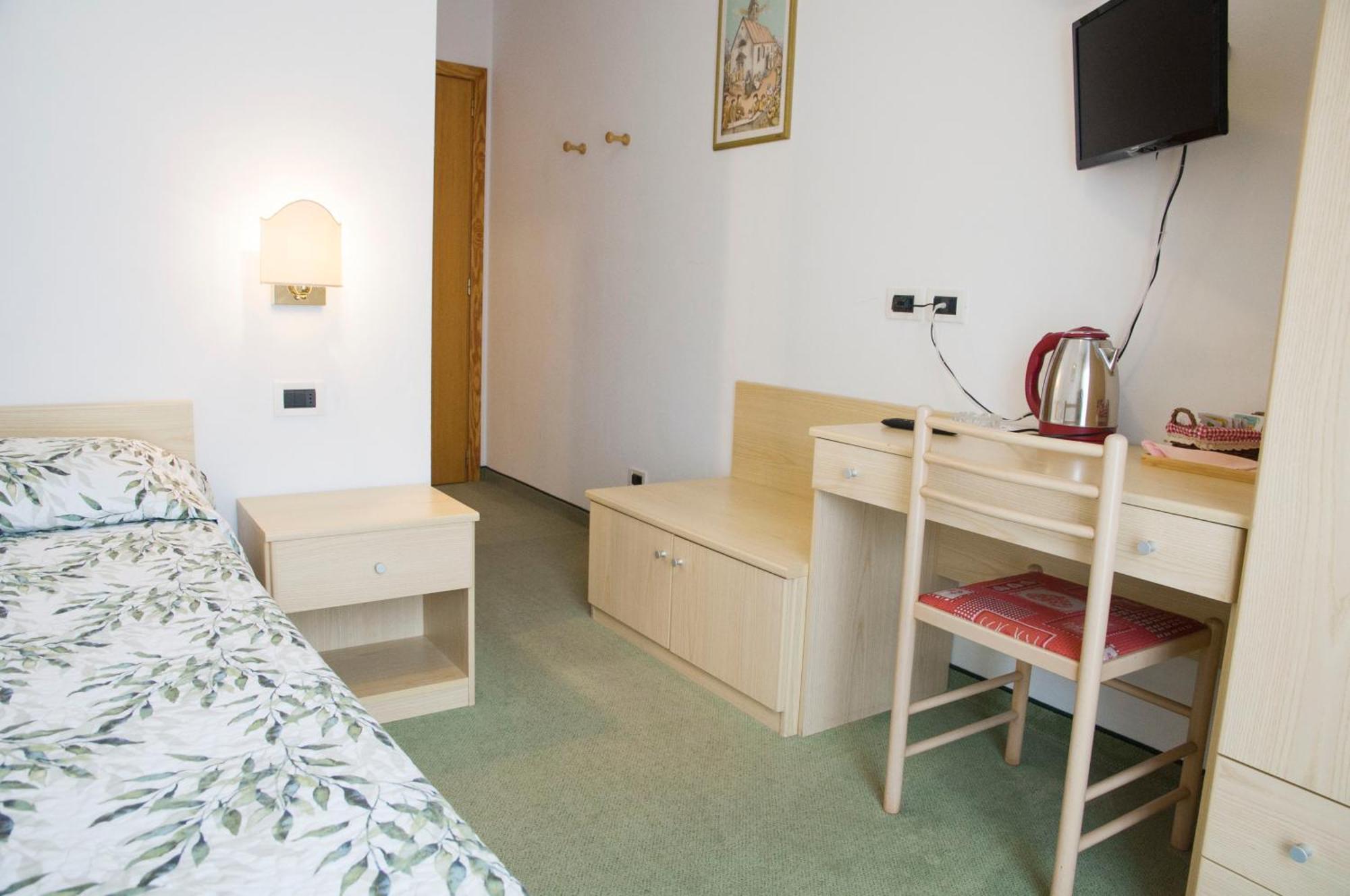 Garni Mariolina Bed & Breakfast Falcade Luaran gambar